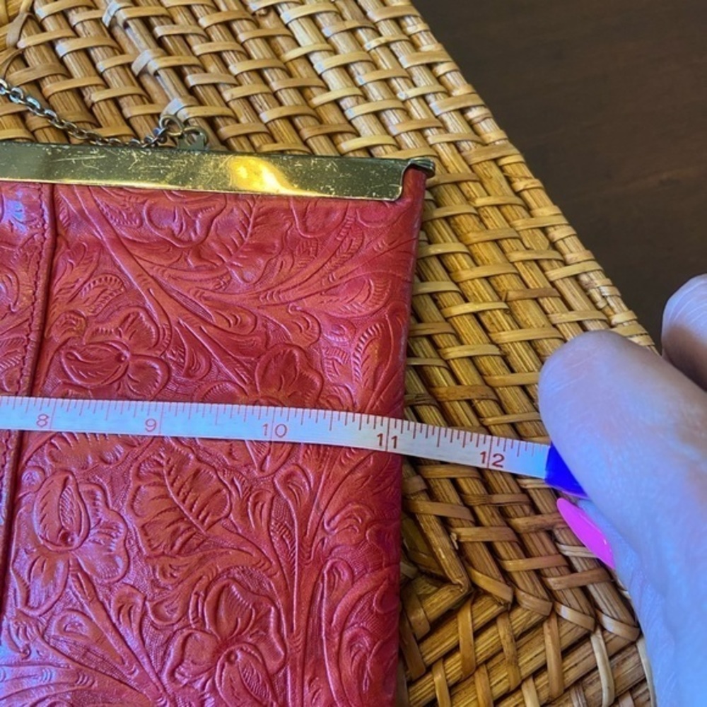 Vintage Red embossed chain purse snap closure unique opening - Picture 6 of 8
